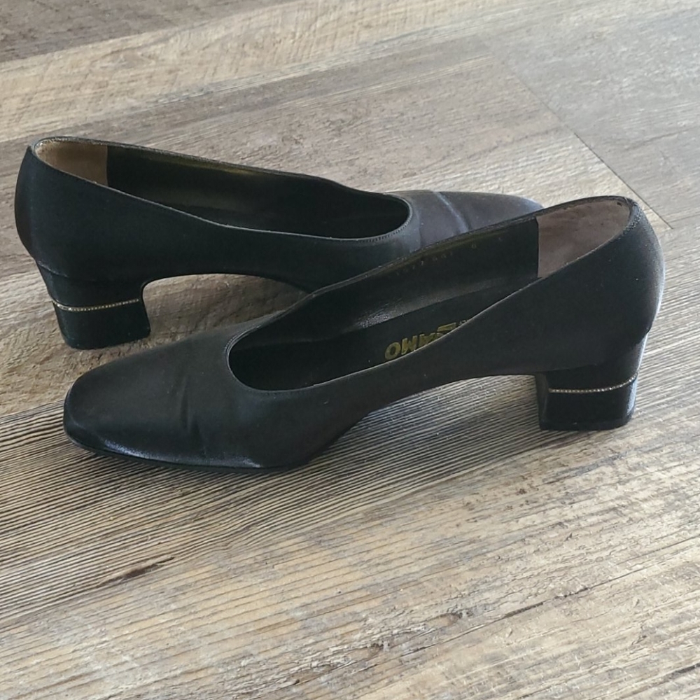 Salvatore Ferragamo black fabric shoes size 8C - Picture 3 of 11